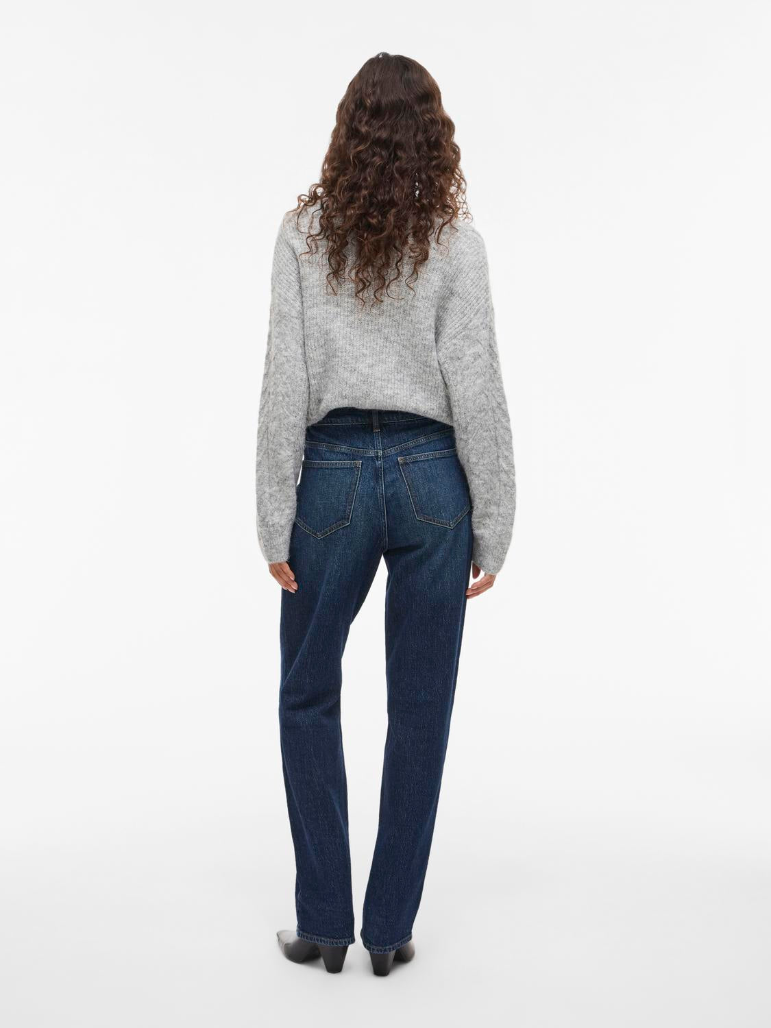 model_shot-back